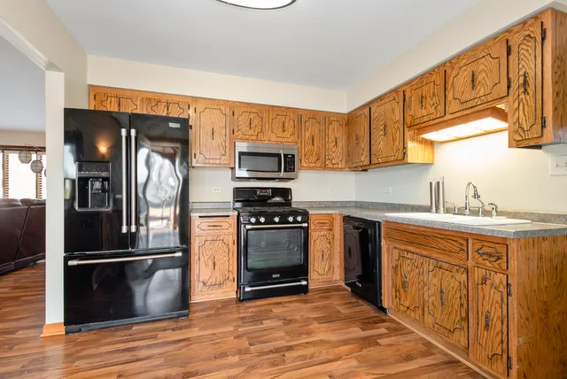 $315,000 | 13748 Le Claire Avenue, Crestwood, IL 60418