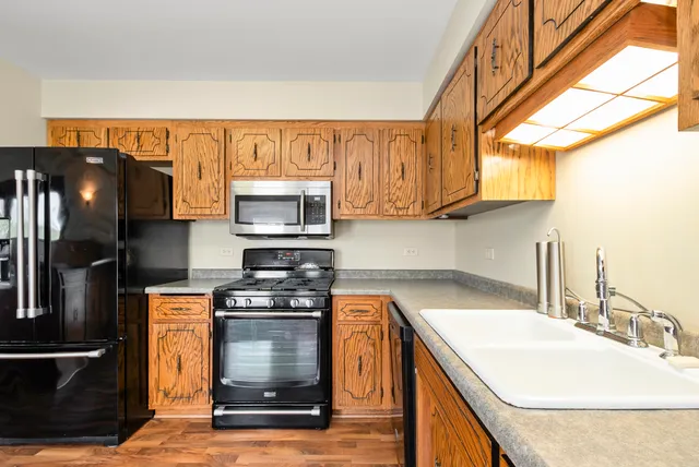 $315,000 | 13748 Le Claire Avenue, Crestwood, IL 60418