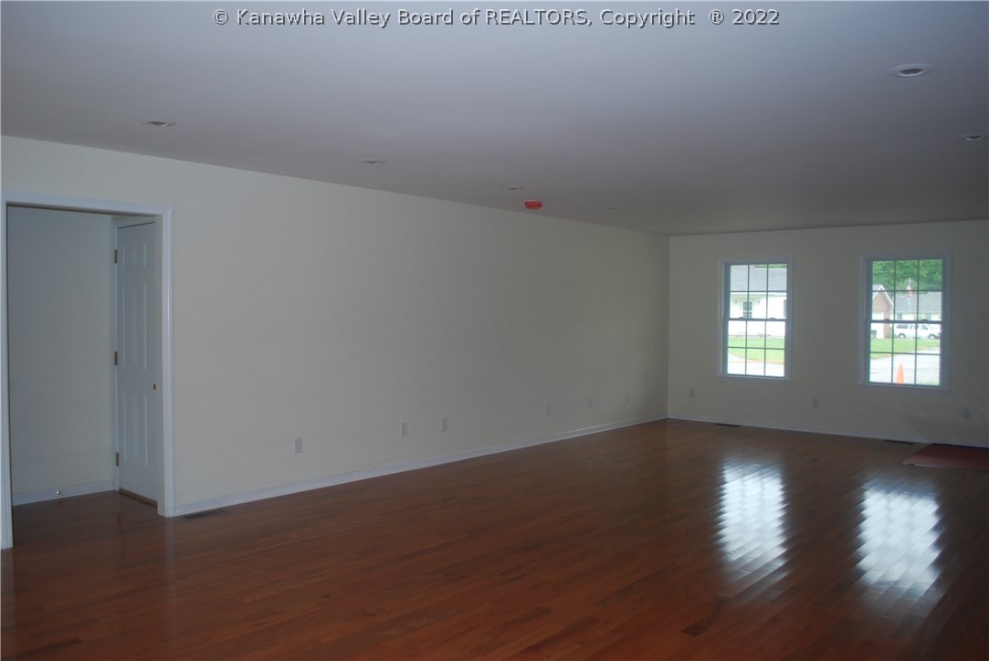 740 University Lane Point Pleasant, WV 25550 - Photo 2 of 11 Gallery Image 2