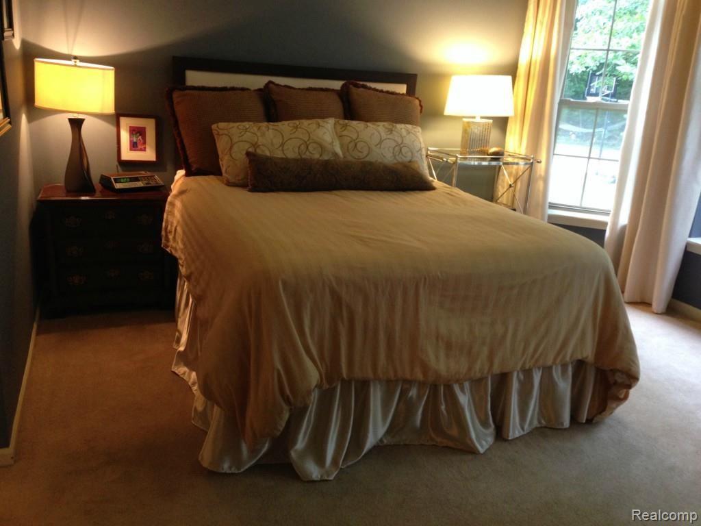 2556 Ravineside South Howell, MI 48843 - Photo 20 of 40 Master bedroom