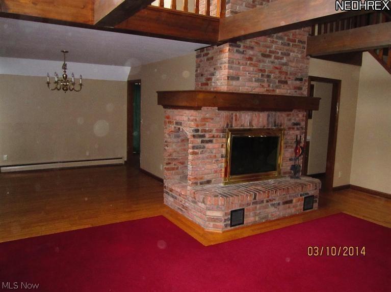 16383 Burrows Road Thompson, OH 44086 - Photo 17 of 25 Greatroom