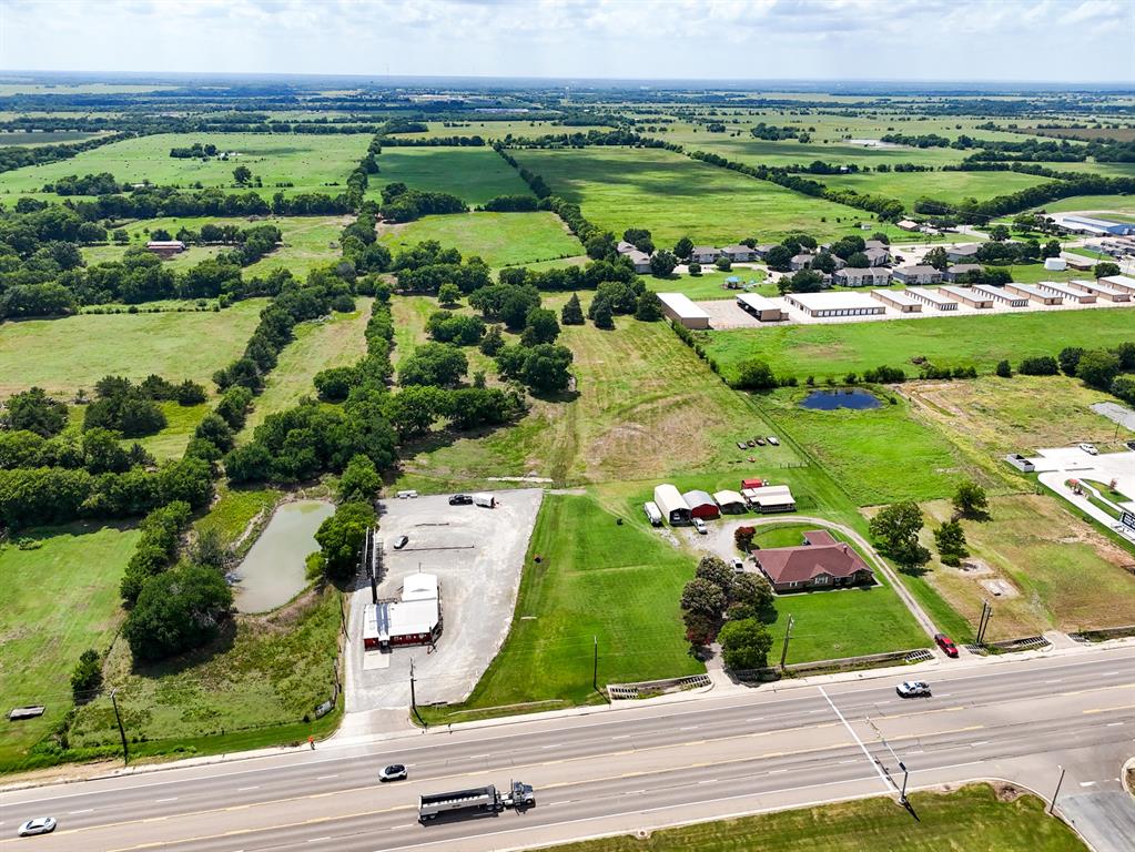 1709 State Highway 121 Bonham, TX 75418 - Photo 6 of 12