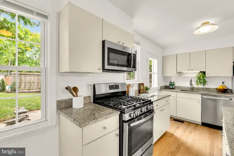 $799,900 | 2030 Luzerne Avenue, Silver Spring, MD 20910