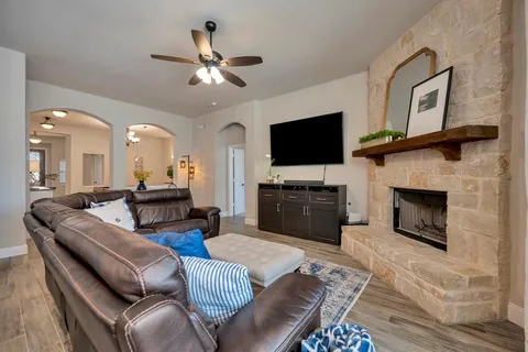 $525,000 | 1102 Alderwood Drive, Justin, TX 76247