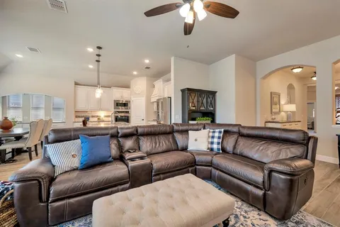 $525,000 | 1102 Alderwood Drive, Justin, TX 76247