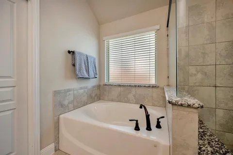 $525,000 | 1102 Alderwood Drive, Justin, TX 76247