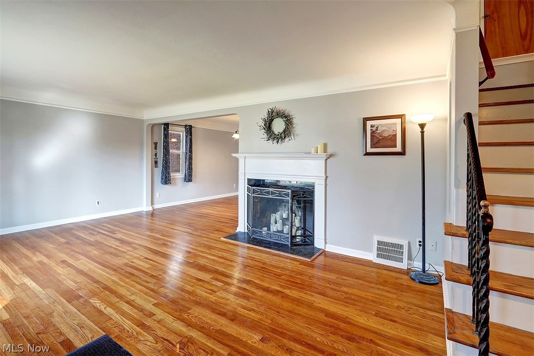 1287 Ford Road Lyndhurst, OH 44124 - Photo 2 of 28
