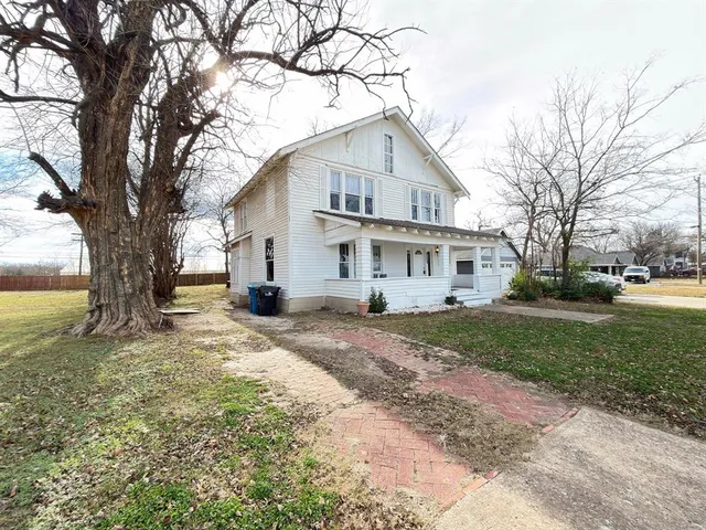 $1,700 | 428 West Morgan Street, Denison, TX 75020