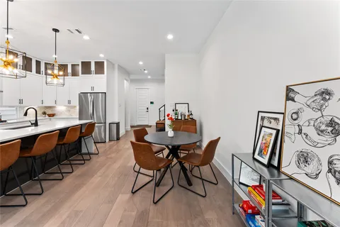 $729,900 | 820 East 24th Street, Houston, TX 77009