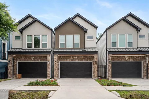 $729,900 | 820 East 24th Street, Houston, TX 77009