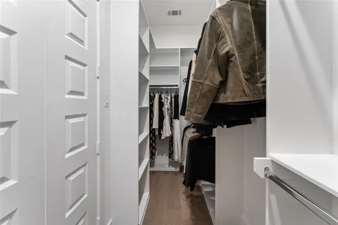 $729,900 | 820 East 24th Street, Houston, TX 77009