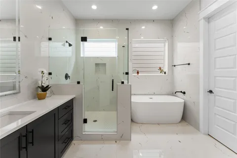 $729,900 | 820 East 24th Street, Houston, TX 77009