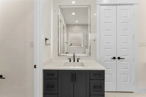 $729,900 | 820 East 24th Street, Houston, TX 77009