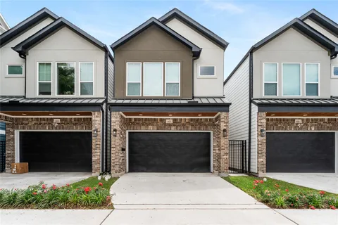 $729,900 | 820 East 24th Street, Houston, TX 77009