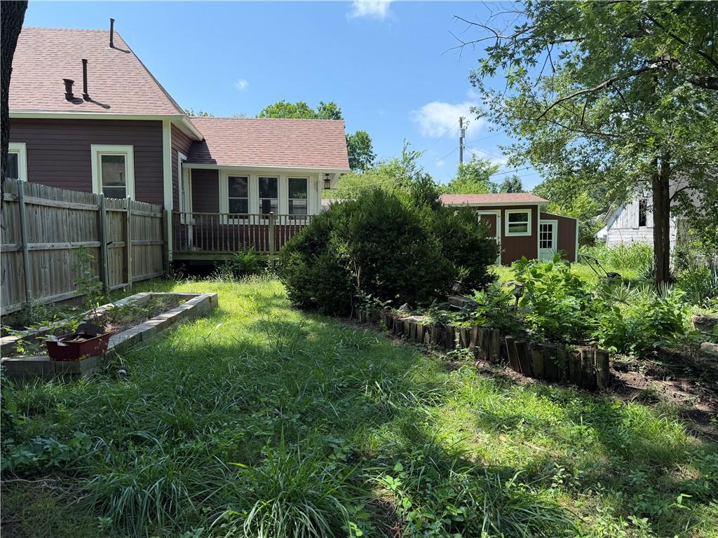 402 South Spring Street Caney, KS 67333 - Photo 5 of 31
