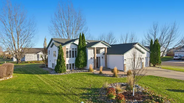 $389,900 | 3164 11th Avenue South, Moorhead, MN 56560