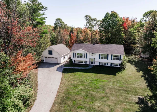 $389,000 | 555 Westwood Drive, Hermon, ME 04401