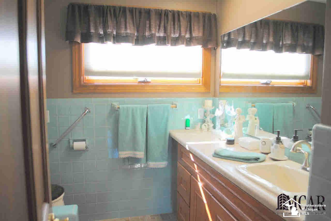 4024 South Custer Road Monroe, MI 48161 - Photo 21 of 27