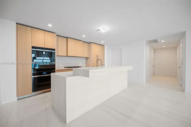 $3,650,000 | 900 North Ocean Boulevard, Unit 602, Pompano Beach, FL 33062