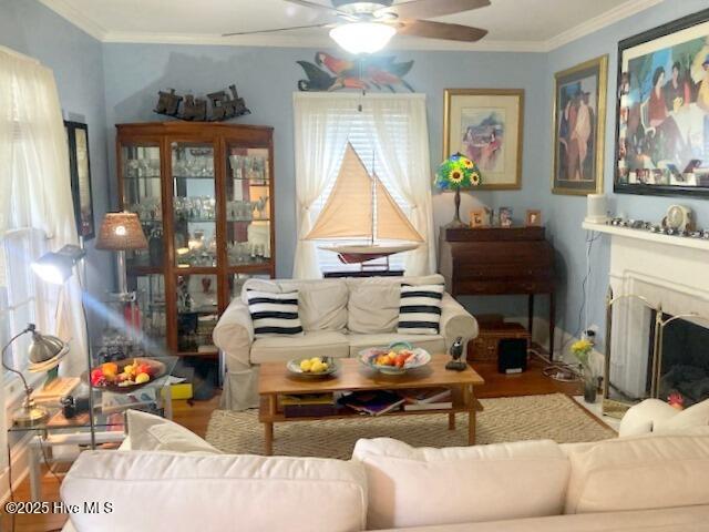 428 East 2nd Street Washington, NC 27889 - Photo 7 of 27 living room