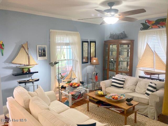 428 East 2nd Street Washington, NC 27889 - Photo 9 of 27 living room 3