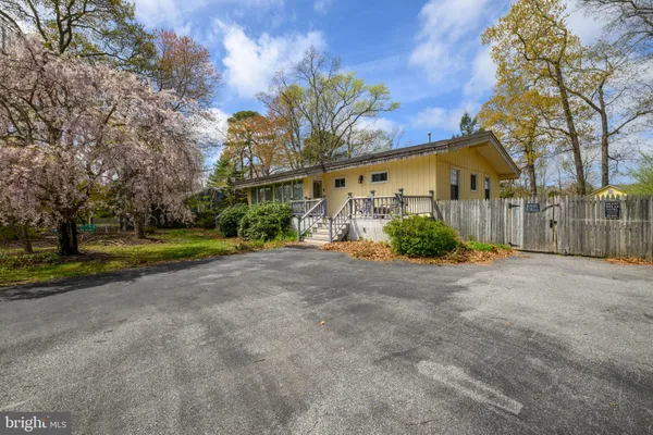 $425,000 | 10 Mitchell Avenue, Ocean View, DE 19970