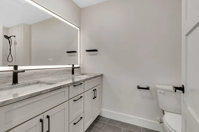 $2,188,000 | 11694 Indian Beach Road, Spicer, MN 56288