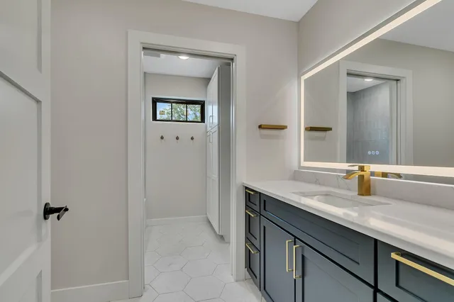 $2,188,000 | 11694 Indian Beach Road, Spicer, MN 56288