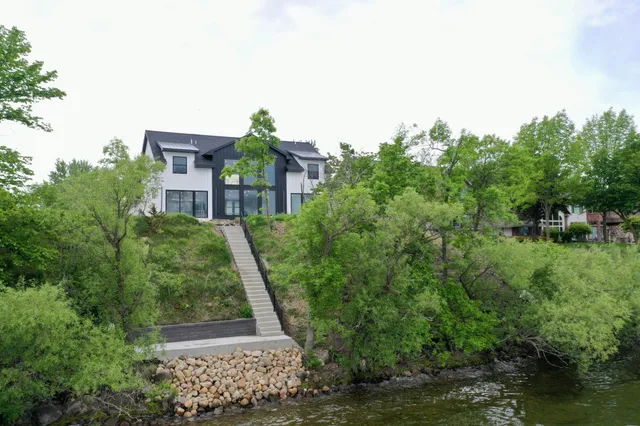 $2,188,000 | 11694 Indian Beach Road, Spicer, MN 56288