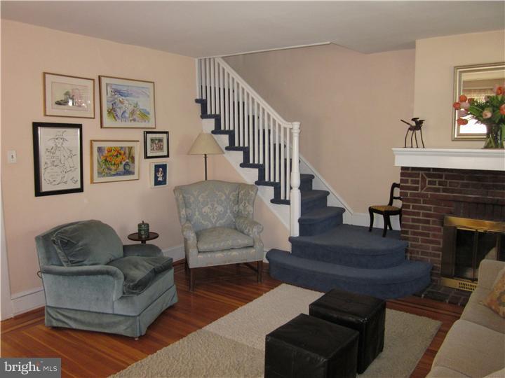 624 Boyer Road Cheltenham, PA 19012 - Photo 6 of 15 Living Room