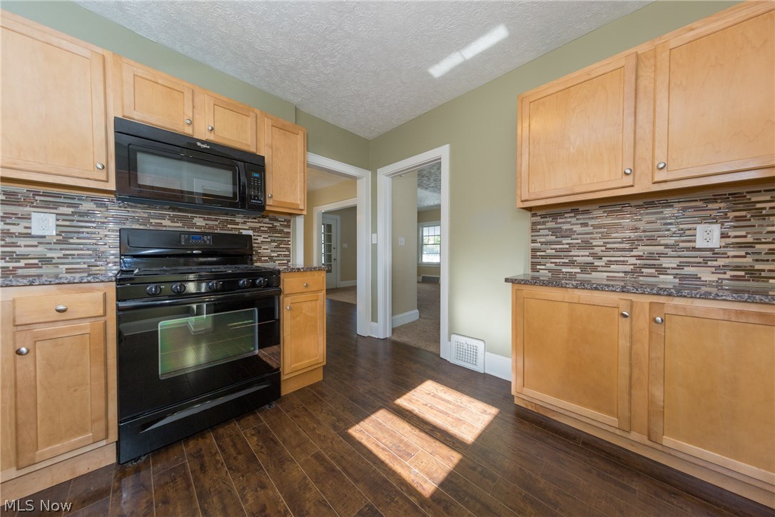 3380 Berkeley Road Cleveland, OH 44118 - Photo 11 of 35