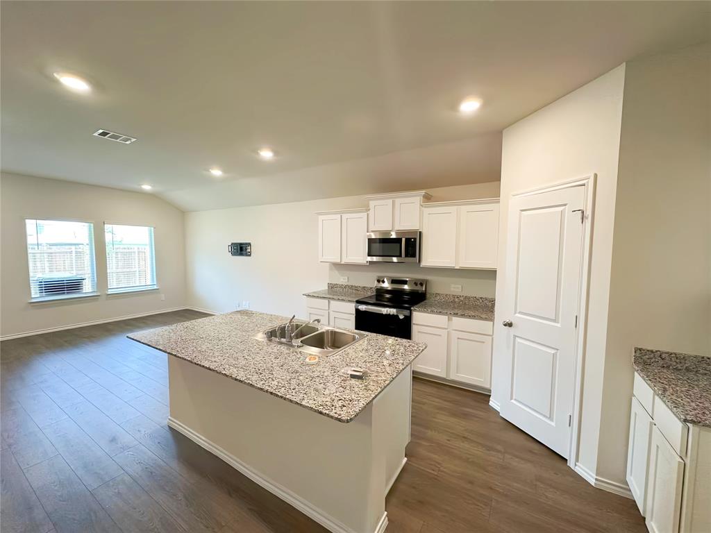 4331 Rendezvous Way Sherman, TX 75090 - Photo 7 of 24