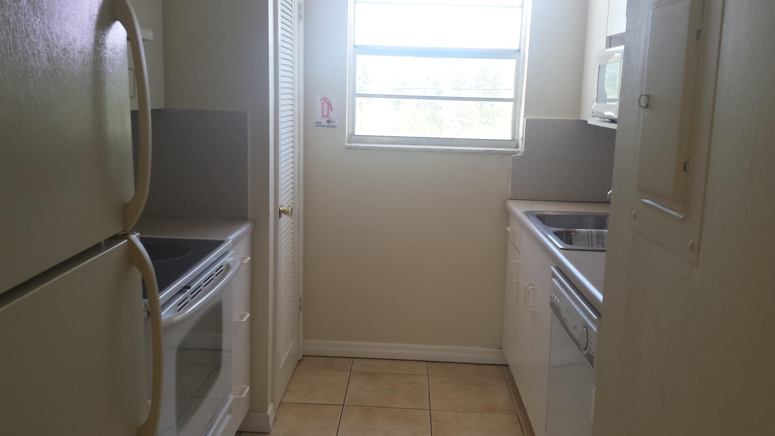302 Sombrero Beach Road, Unit 4 Marathon, FL 33050 - Photo 3 of 12 Kitchen
