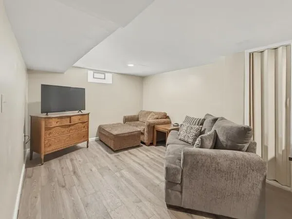 $299,900 | 1211 Evelyn Avenue, Ypsilanti, MI 48198