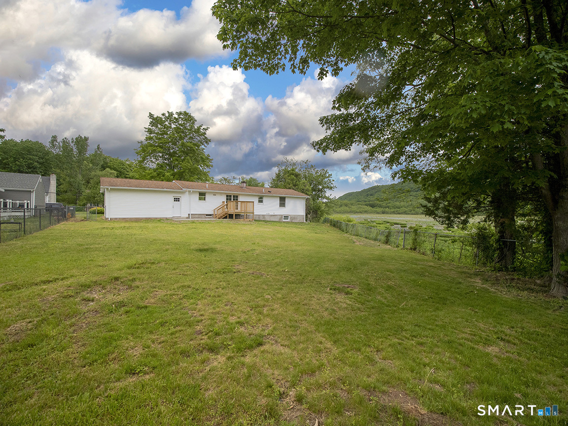 6 Warren Road Woodbridge, CT 06525 - Photo 8 of 35