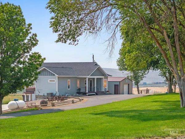 $1,265,000 | 38789 Old Highway 30, Baker City, OR 97814