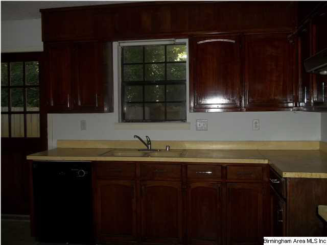 933 Edwards Lake Road Birmingham, AL 35235 - Photo 2 of 14