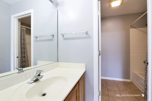 $1,750 | 3141 Falling Waters Lane, Unit 3141, Lindenhurst, IL 60046