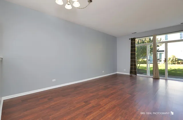 $1,750 | 3141 Falling Waters Lane, Unit 3141, Lindenhurst, IL 60046