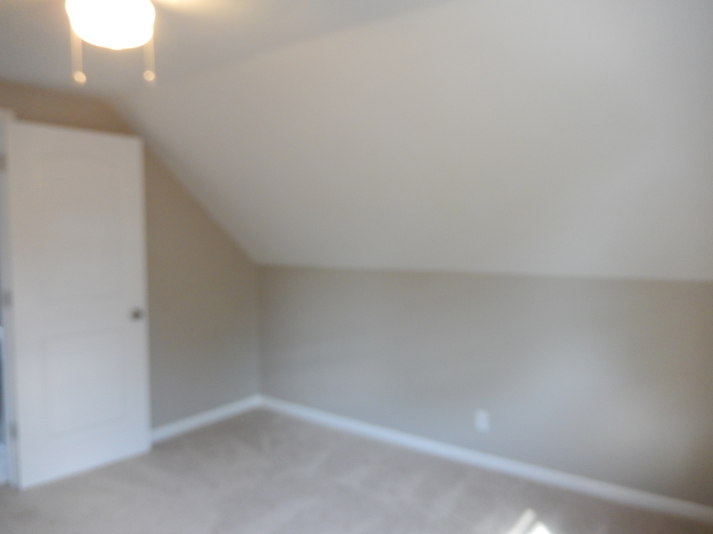 185 North Pinecrest Road Bolingbrook, IL 60440 - Photo 8 of 16 a view of an empty room