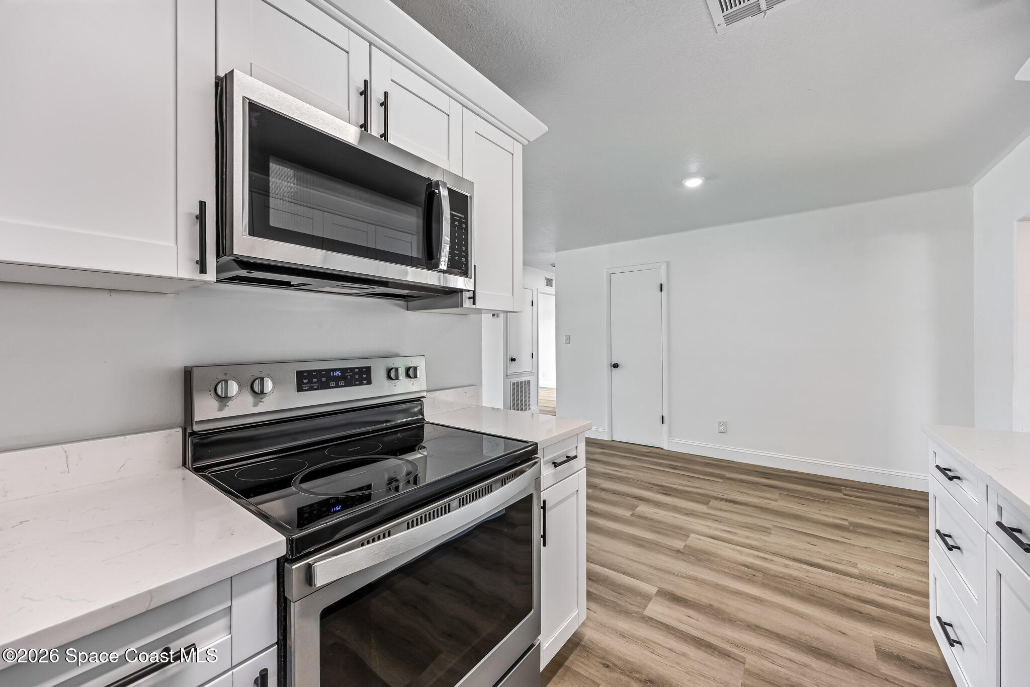 2857 Pennington Place Melbourne, FL 32935 - Photo 7 of 30 kitchen
