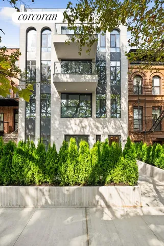 a view of building with yard