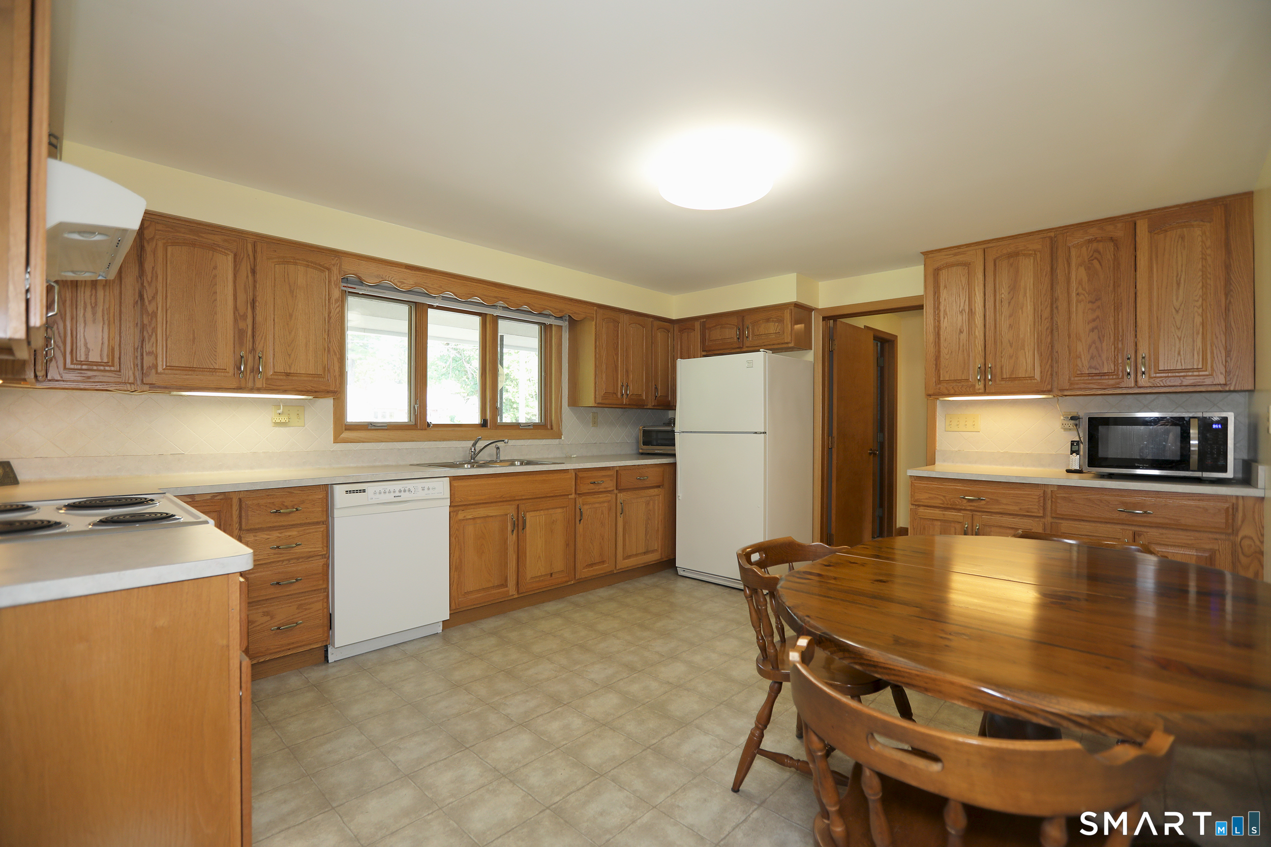 9 Westbrook Road Bloomfield, CT 06002 - Photo 4 of 20 Lots and lots of cabinet and counter space