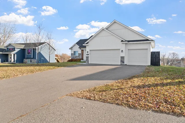 $375,000 | 811 Morrison Avenue Northwest, Annandale, MN 55302