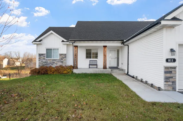 $375,000 | 811 Morrison Avenue Northwest, Annandale, MN 55302