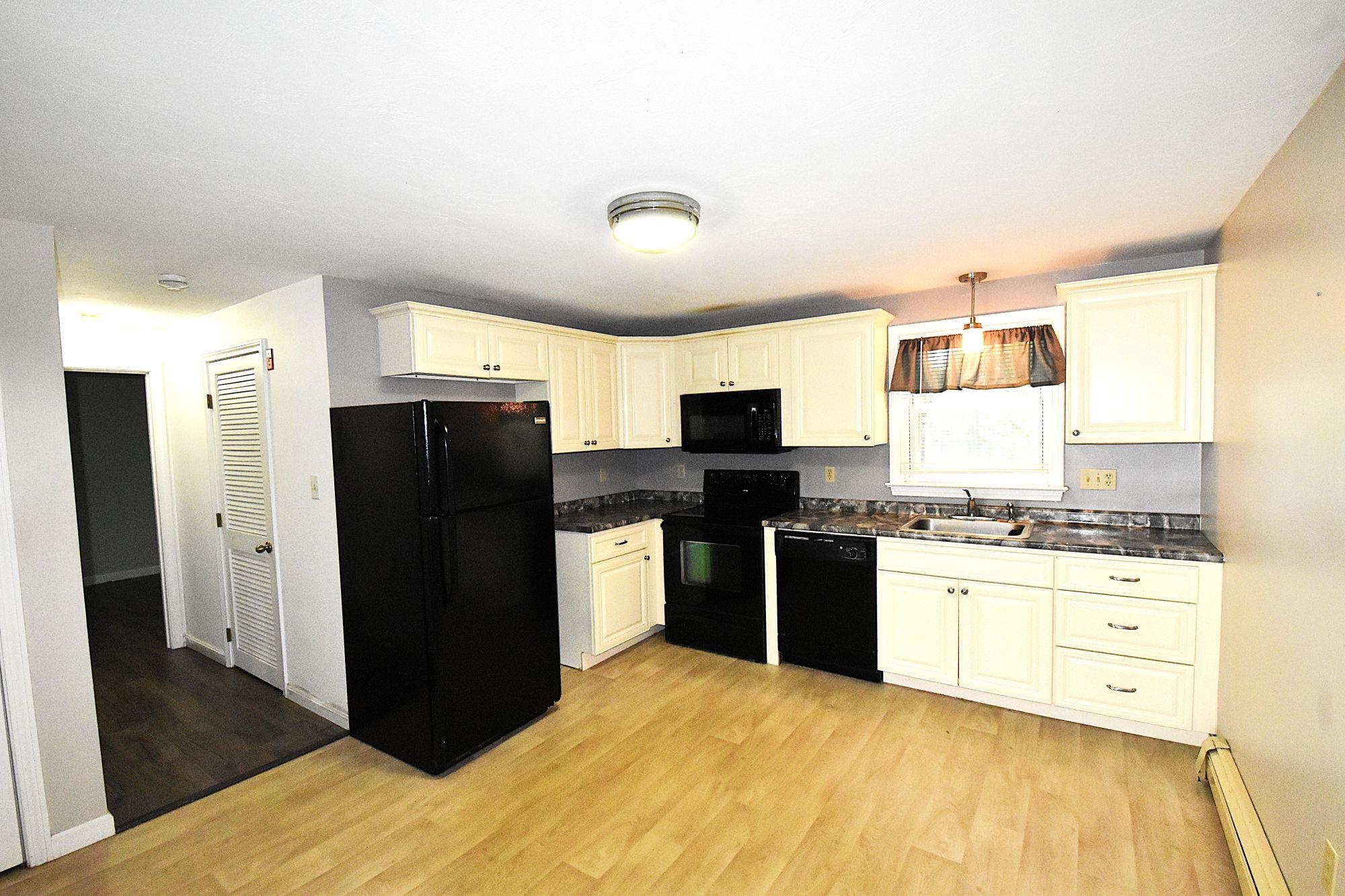 210 Circle Road, Unit F3 Manchester, NH 03103 - Photo 3 of 20 Gallery Image 3