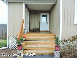557 Upper Deer Valley Road Tannersville, PA 18372 - Photo 4 of 41 a view of entryway