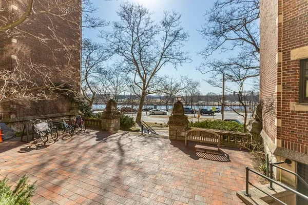 $3,900 | 993 Memorial Drive, Unit 201, Cambridge, MA 02138