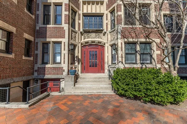 $3,900 | 993 Memorial Drive, Unit 201, Cambridge, MA 02138