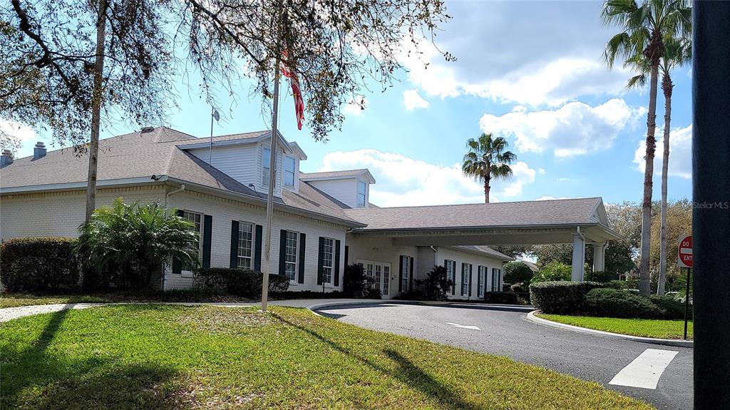 3529 Mt Hope Loop Leesburg, FL 34748 - Photo 67 of 86 a front view of a house with garden